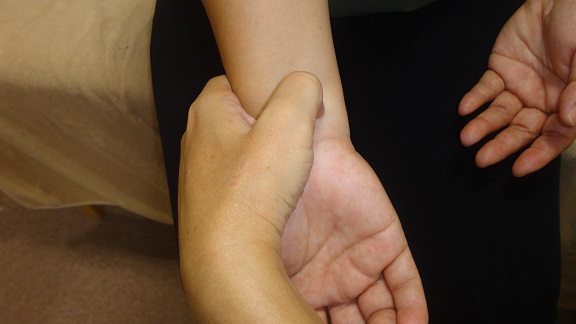 ��w�ň��ɂ�}���Ă���ʐ^