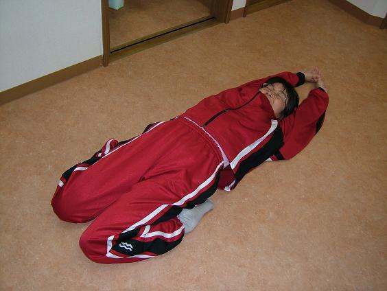 �����Ƃ��Ȃ��āA���̂܂܏㔼�g��|���ĐQ�Ă��܂����ʐ^