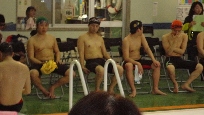 �j���O�̏��W��